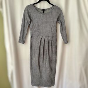 Isabella Oliver Maternity Dress with LENZING ECOVERO jersey